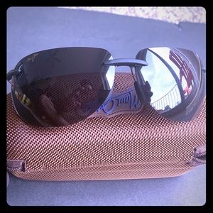 Maui Jim new sunglasses black titanium frame.
